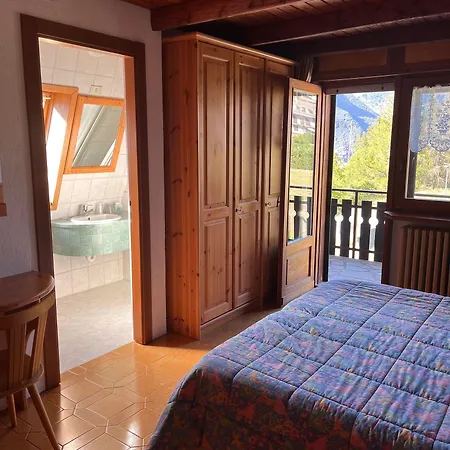 Des Amis Hotel 2*